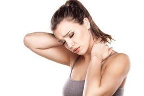Bolesť v krku a ramenách - prvé príznaky cervikálnej osteochondrózy
