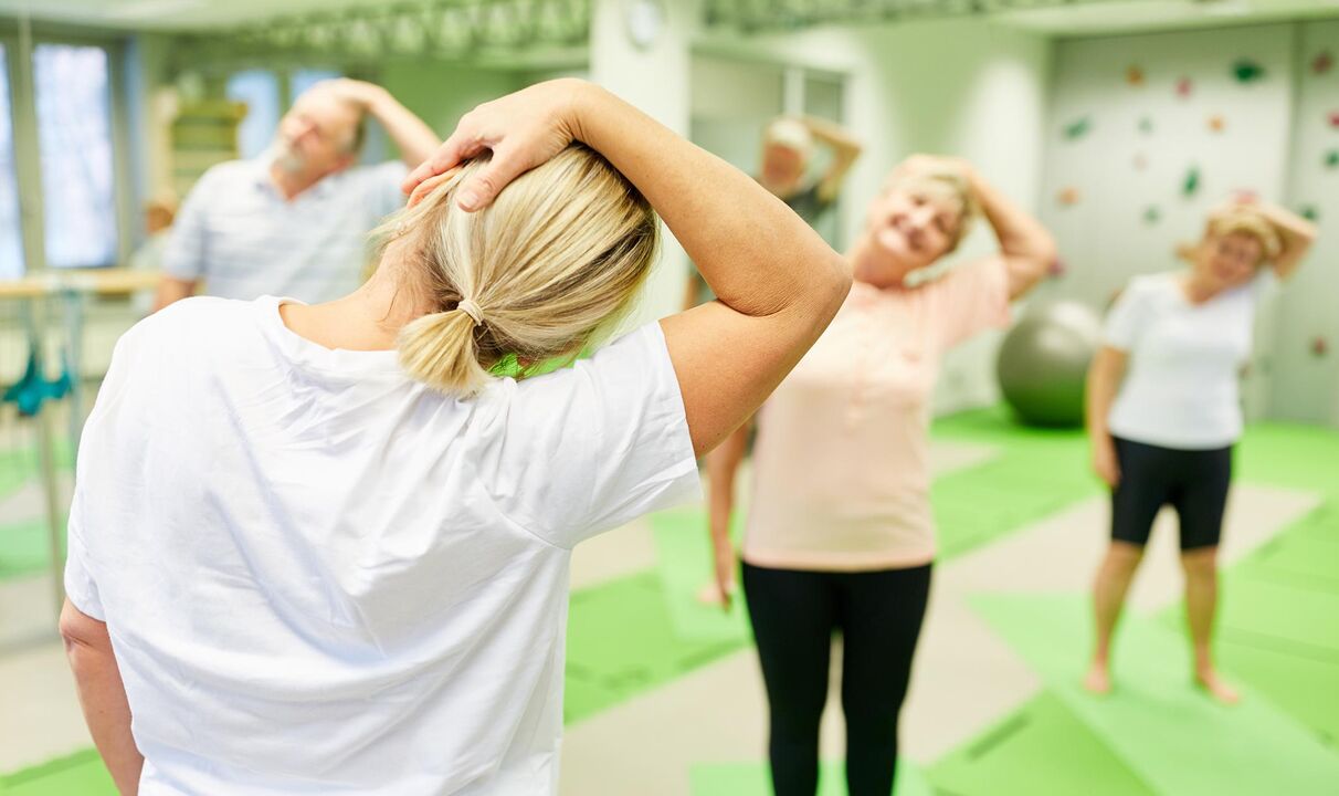Niekoľkokrát denne sa odporúča robiť cvičenia na krku pri osteochondróze. 